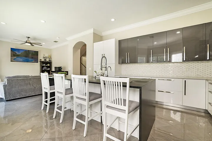 15_7167_Ivy_Crossing_Lane15_mls