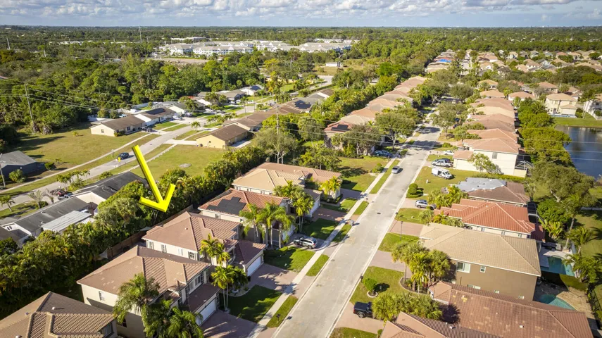52_7167_Ivy_Crossing_Lane52_mls