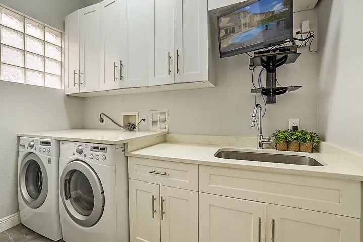 12_7167_Ivy_Crossing_Lane12_mls