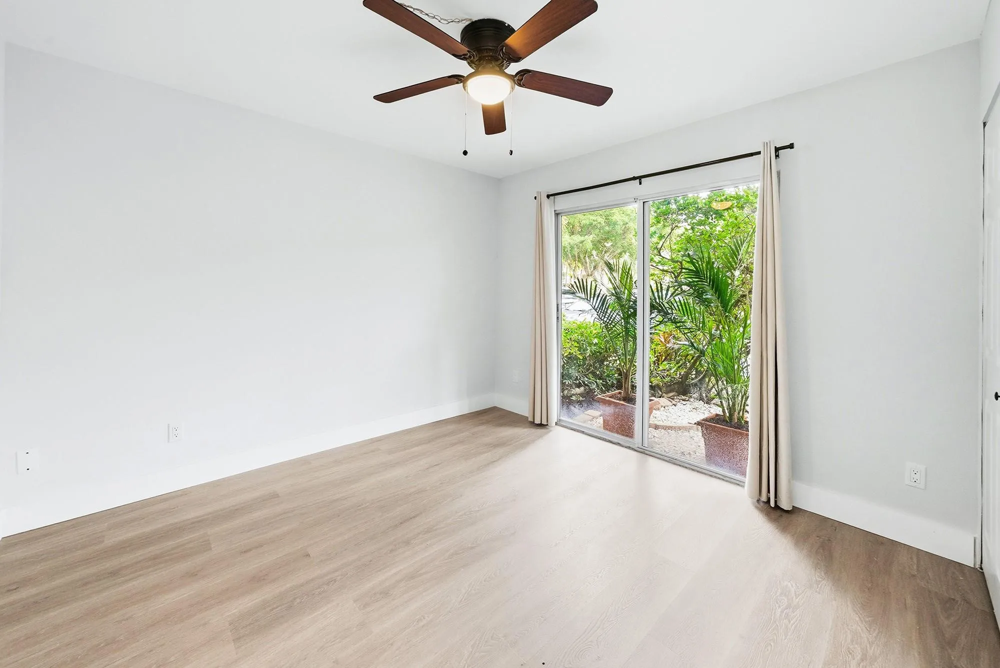spare bedroom