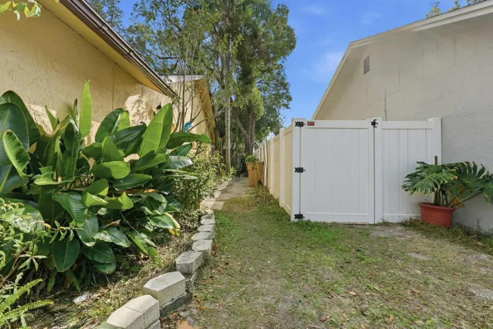 6-web-or-mls-photo-100