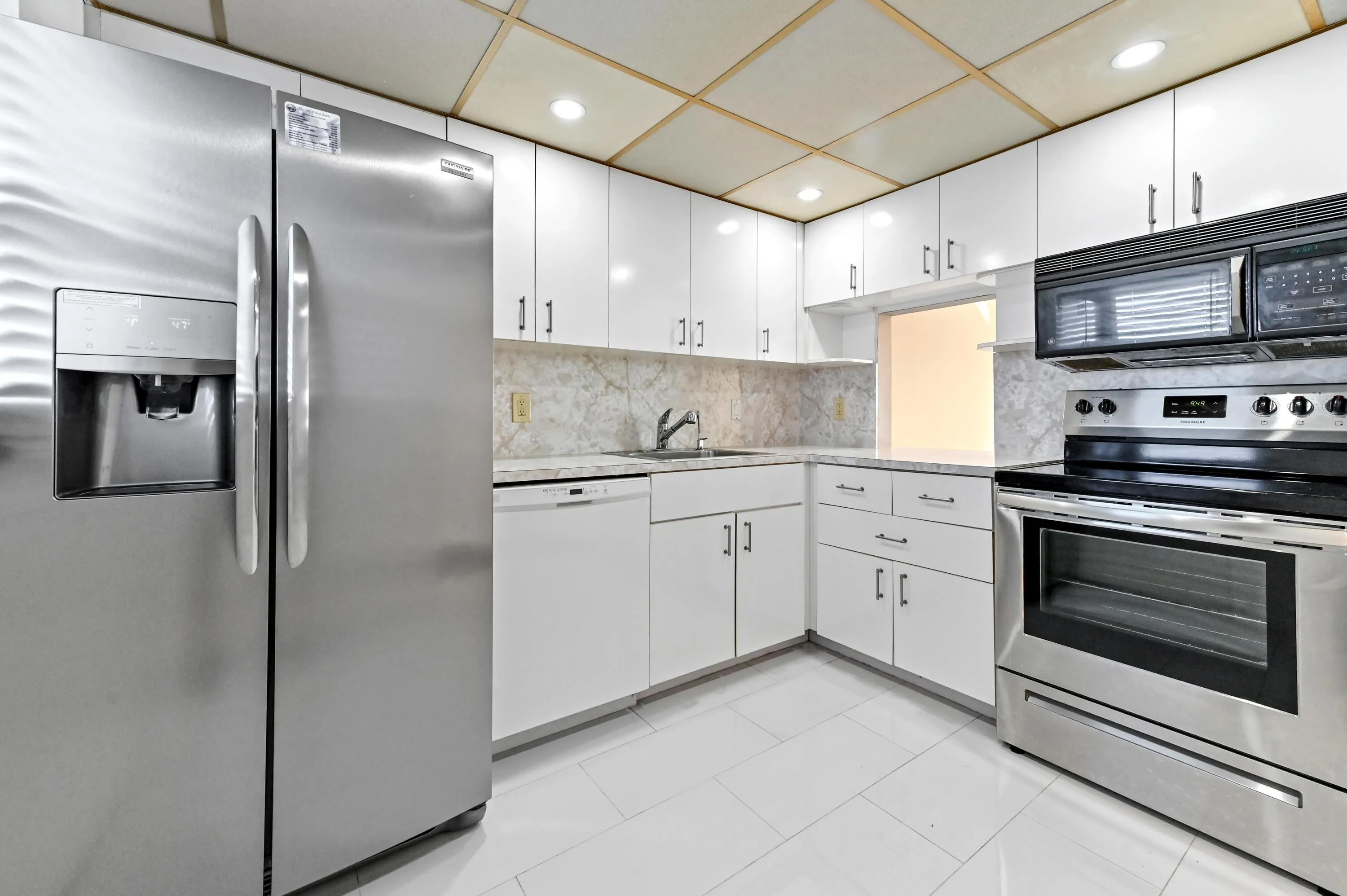 19 kitchen 03