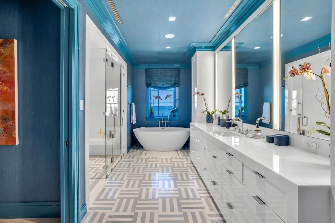 mls_PRIMARY_BATHROOM_STRAIGHT_EB
