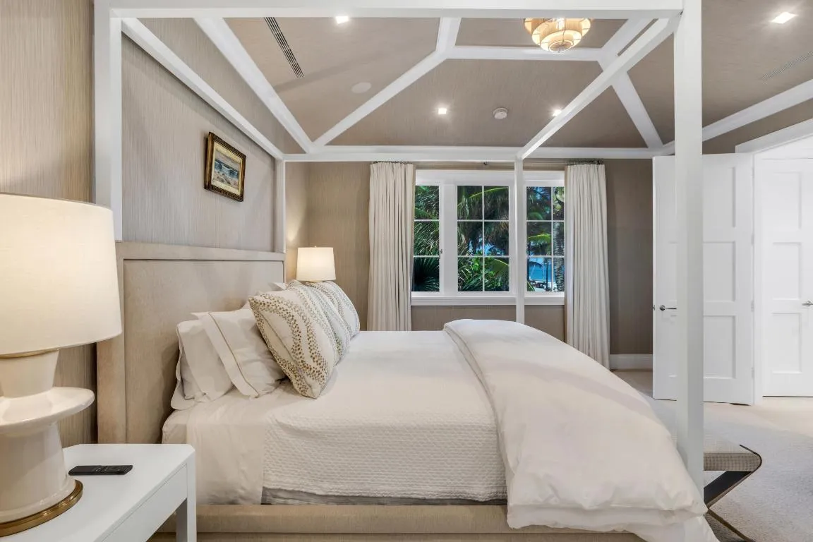 mls_BEDROOM_4_LOOKING_OUT_EB