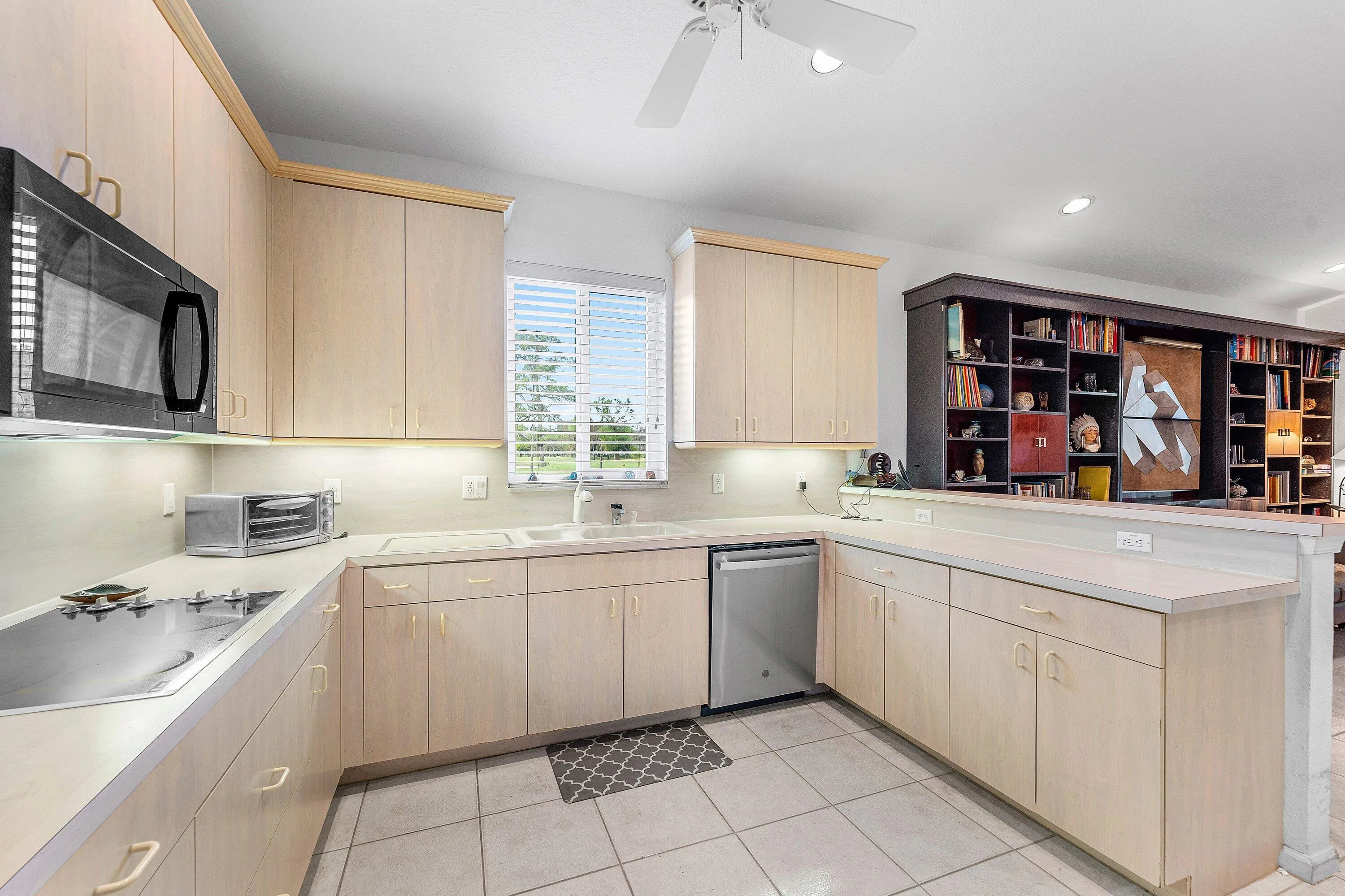016-7707Northwest79thStreet-Tamarac-FL-3
