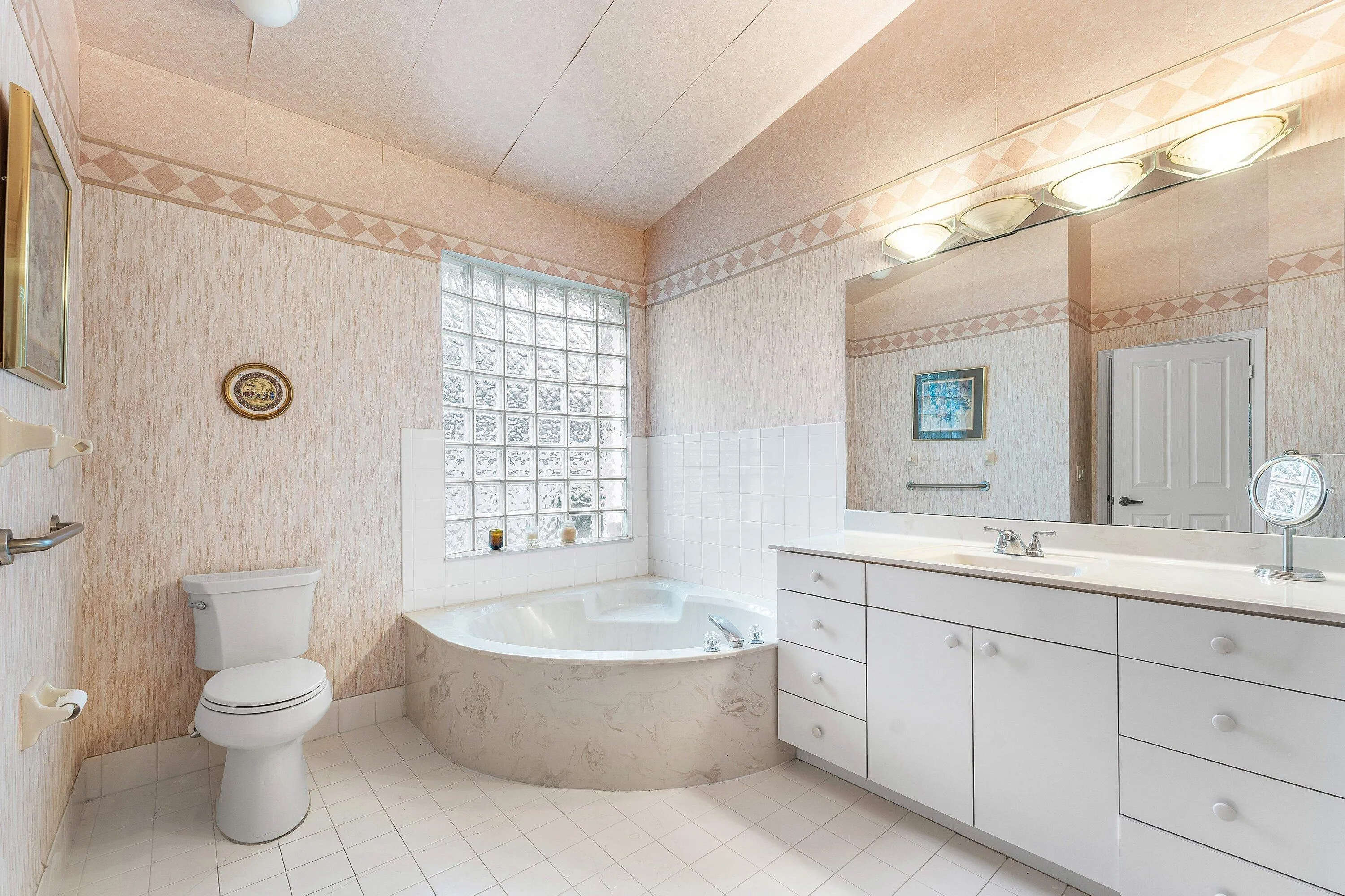 028-7707Northwest79thStreet-Tamarac-FL-3