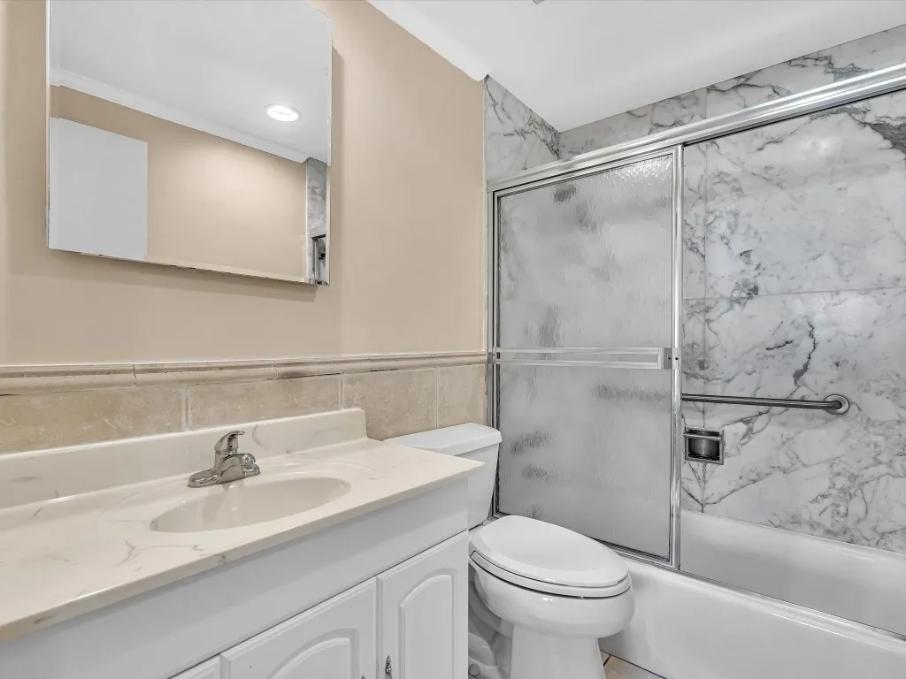 Carrara marble tile