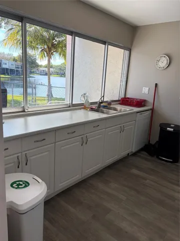 FULL KITCHEN IN CLUBHOUSE