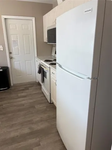 KITCHEN IN CLUBHOUSE