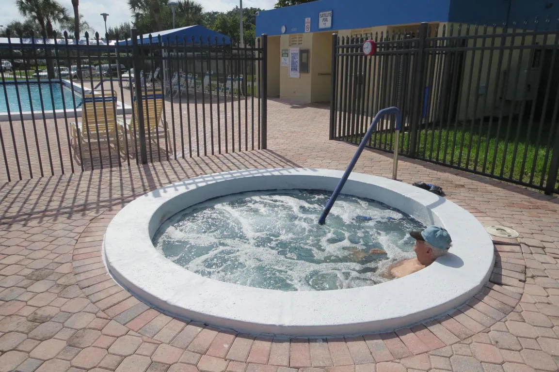 Jacuzzi at Pool 1