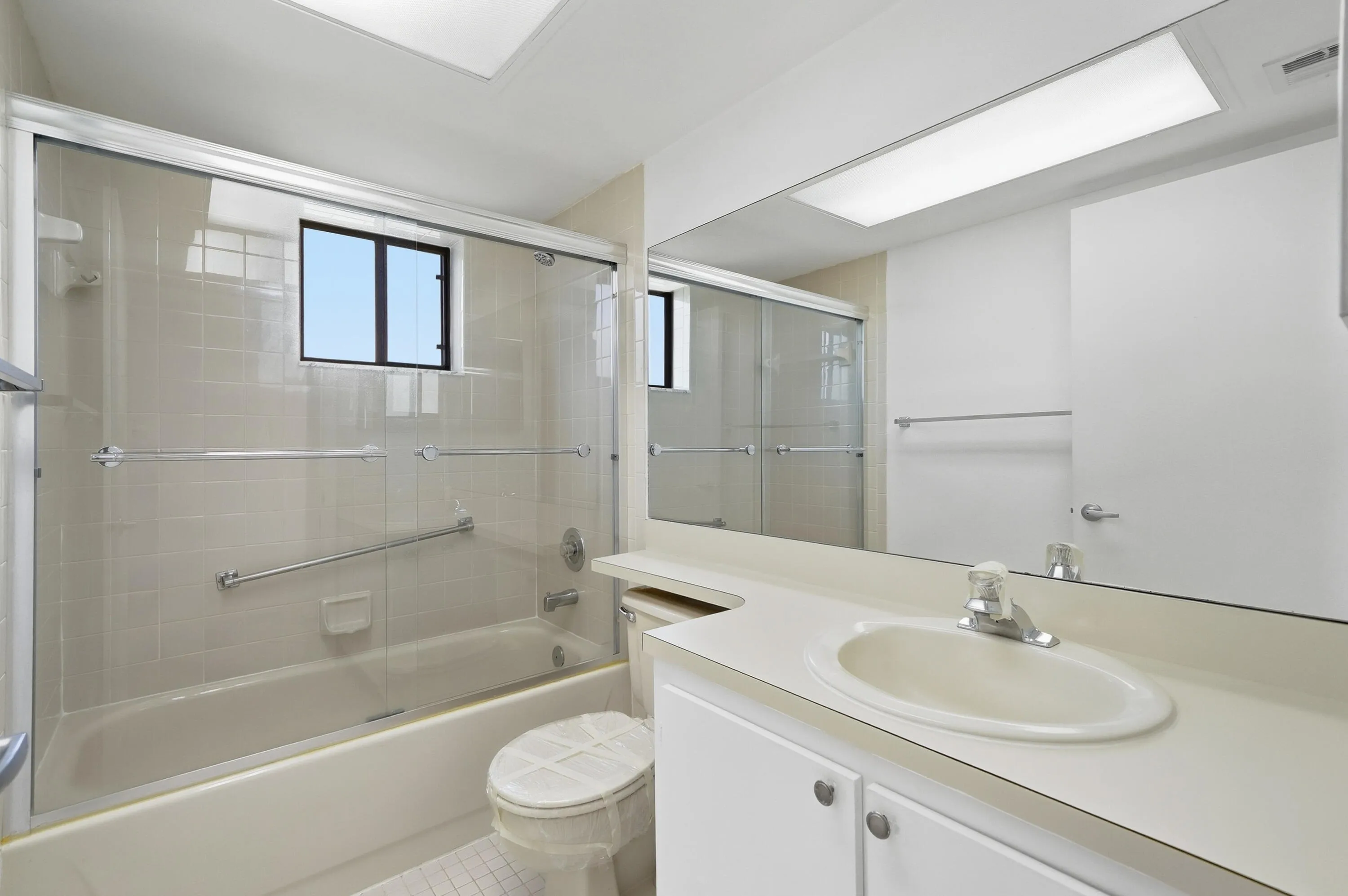 Hallway / Guest Bath