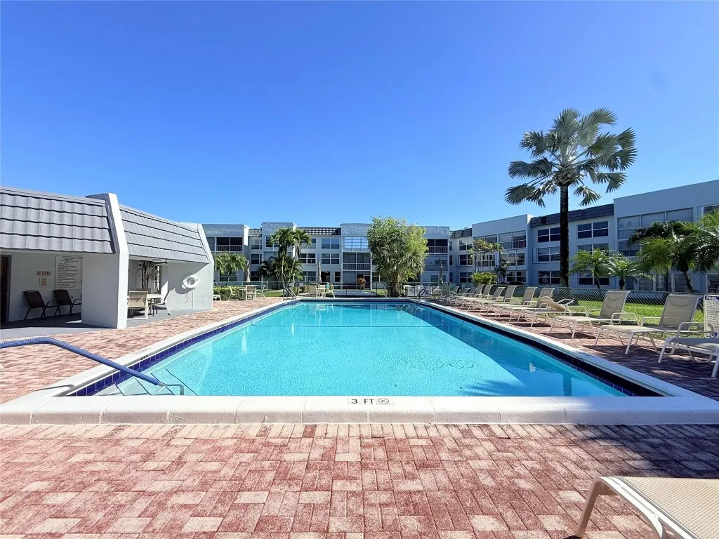 3 swimming pools