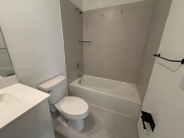 Photo 32