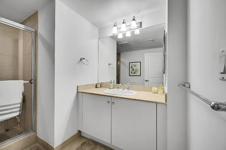 2nd Bathroom
