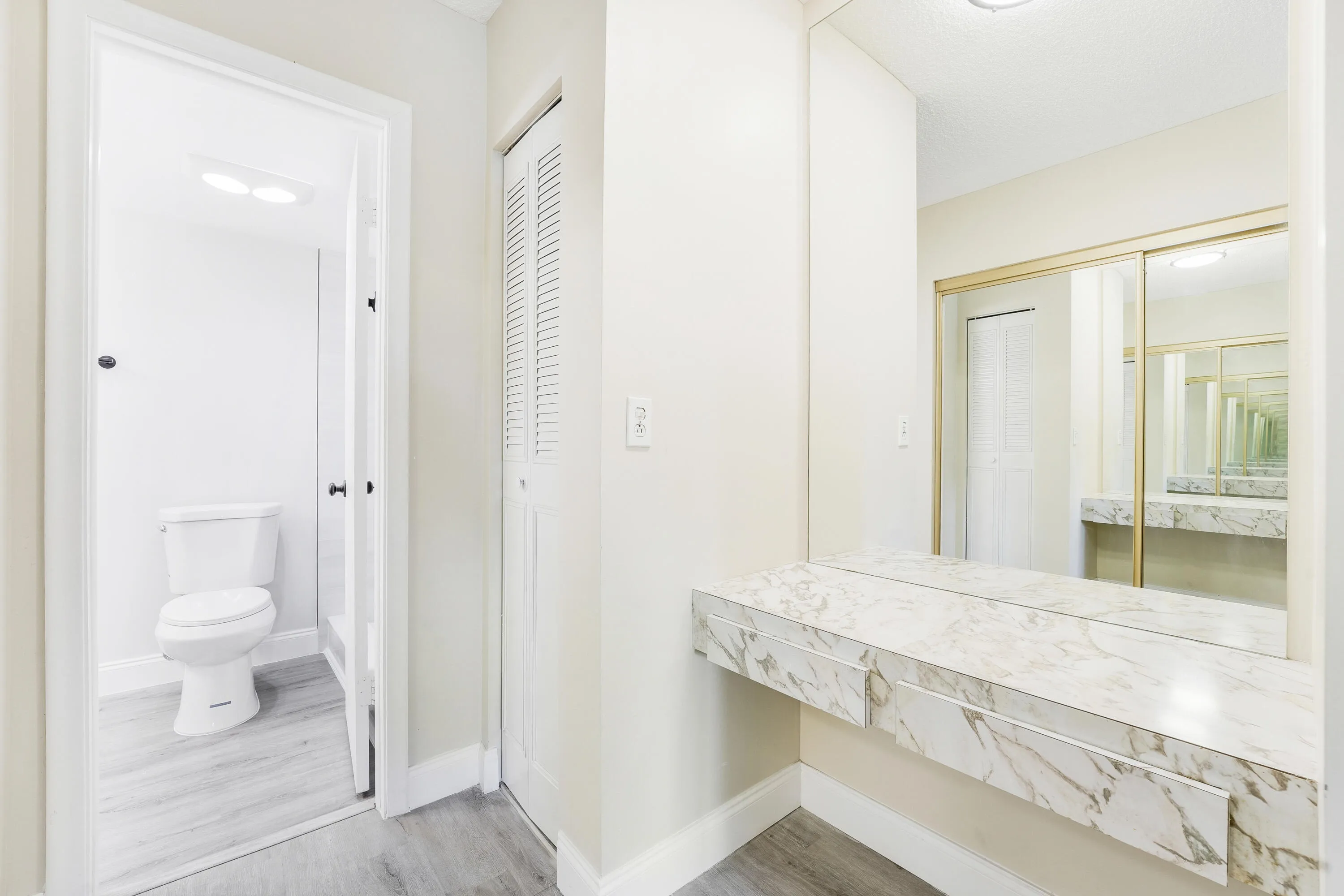 Main bathroom entrance