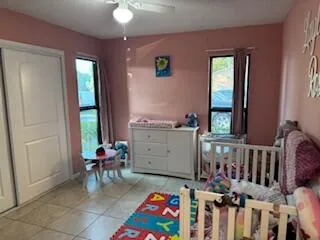 6194 Interior Front Entrance