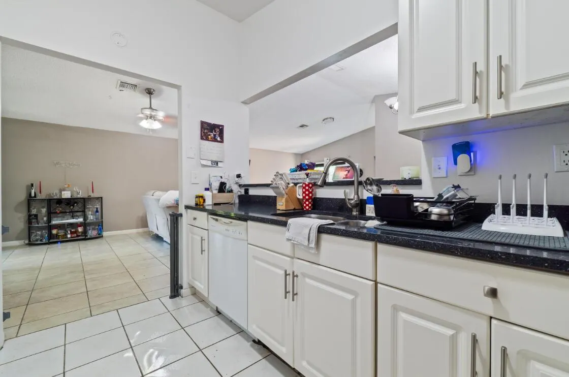6194 Kitchen 4