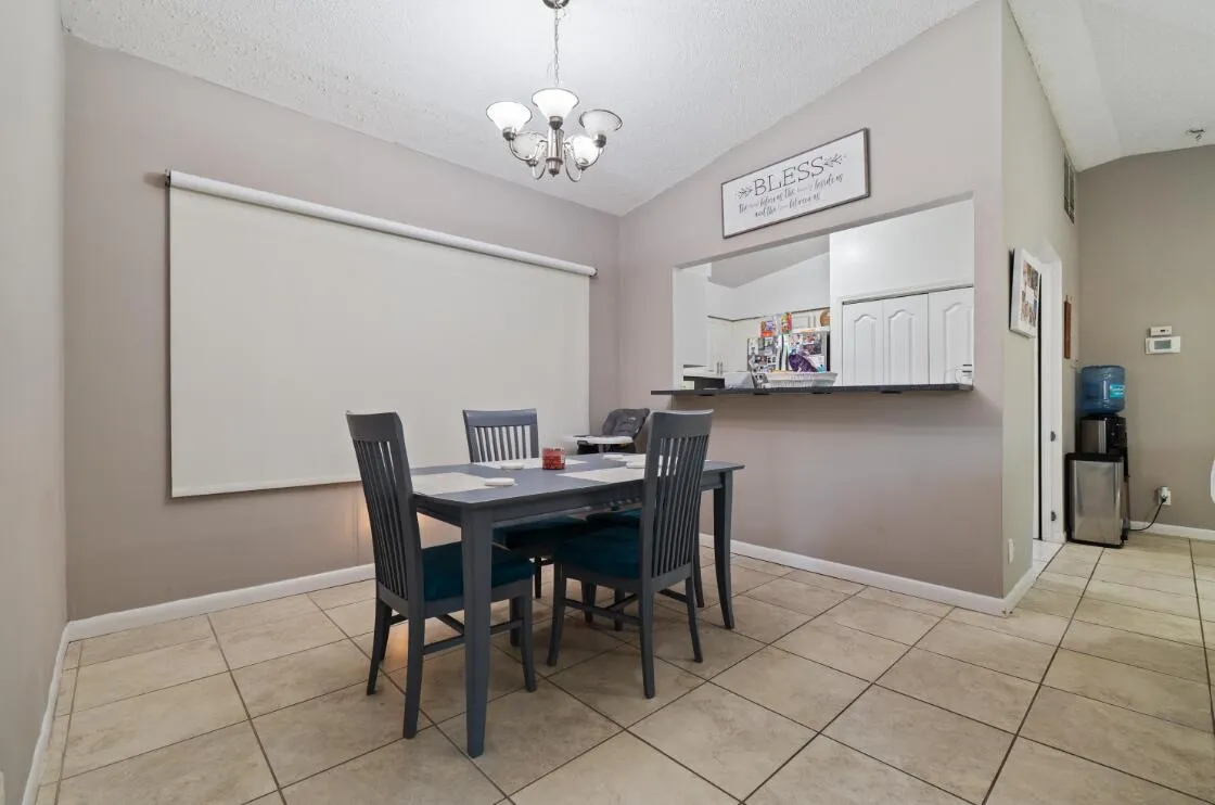 6194 Dinning Room