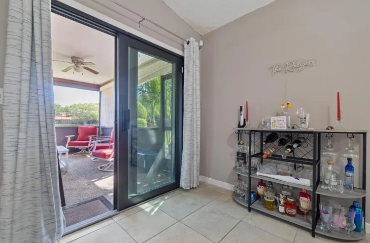 6194 Covered-Screened In Patio