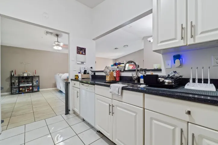 6194 Kitchen 4