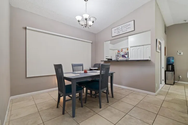 6194 Dinning Room