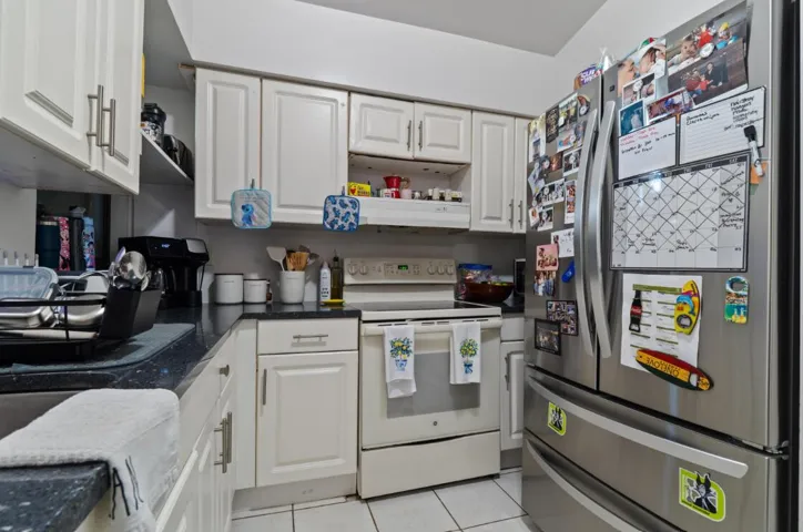 6194 Kitchen 3