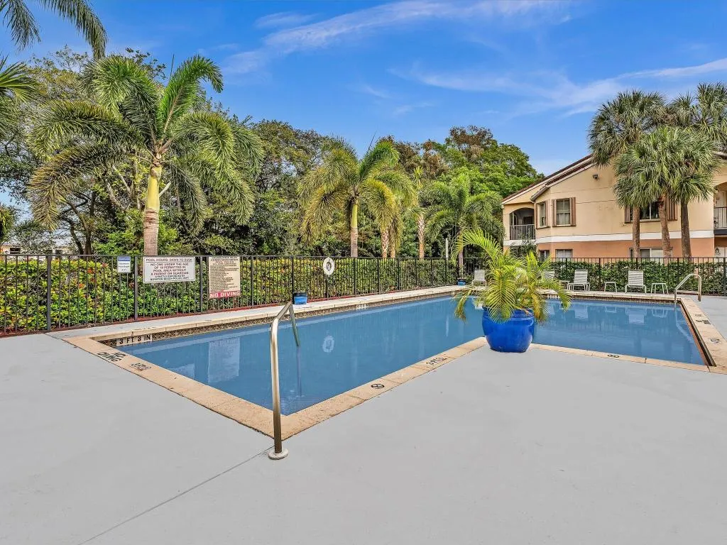 Casablanca Isles Pool