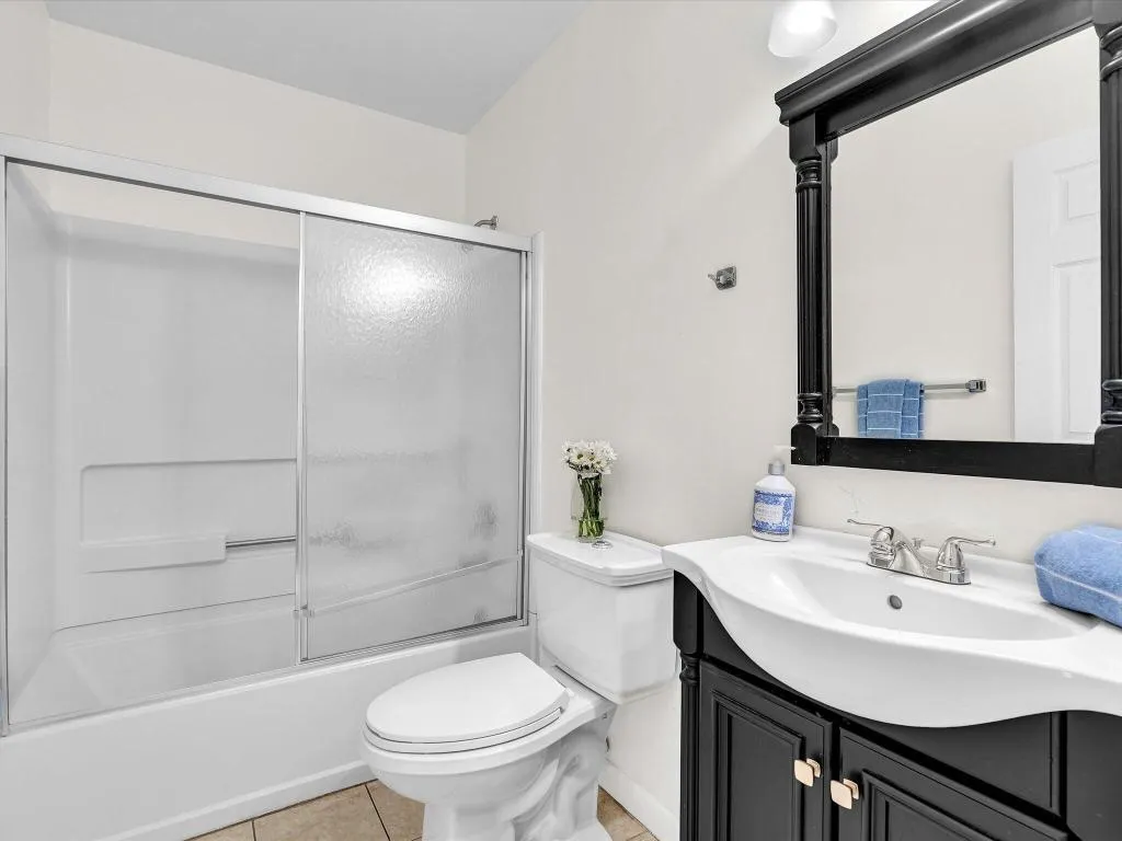 Full Guest Bath