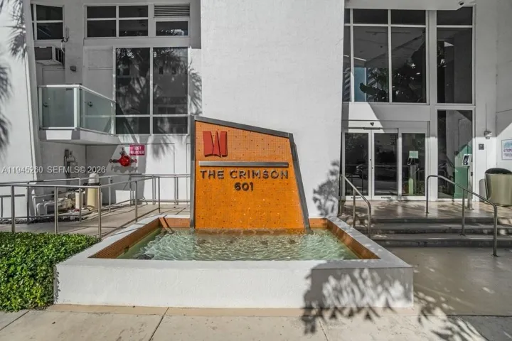 Building Entrance/Front
