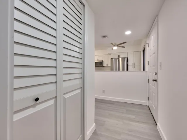 EXTRA CLOSETS