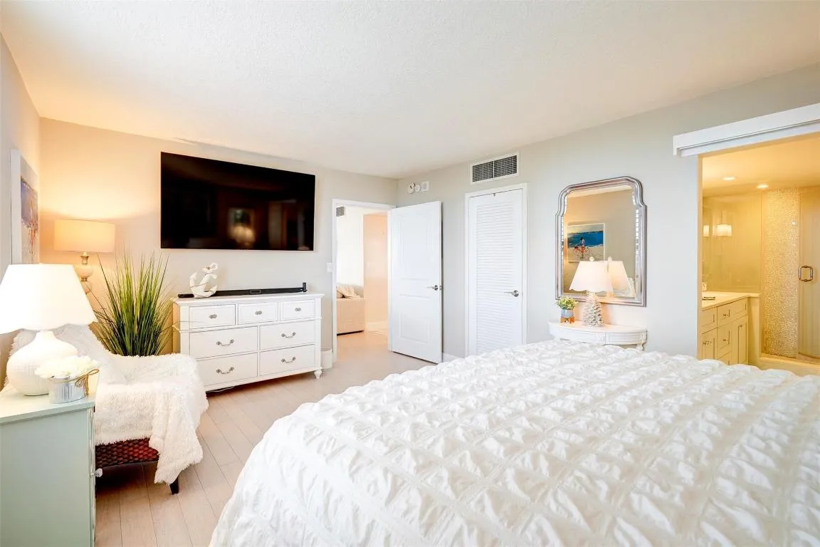 5480 N Ocean,B2A13