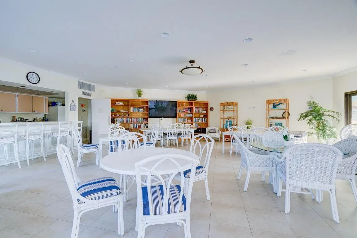 5480 N Ocean,B2A20