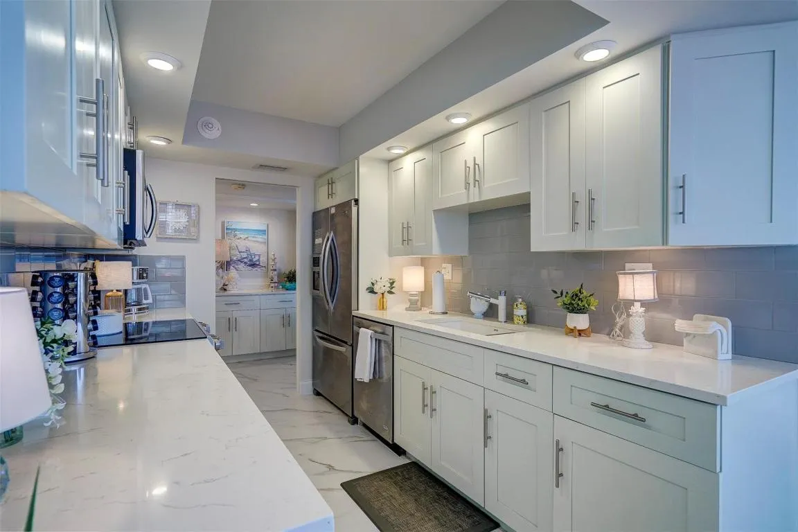 5480 N Ocean,B2A6