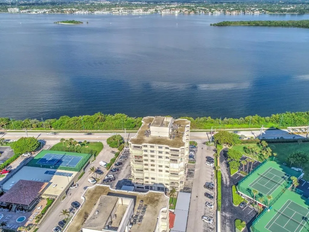 5480 N Ocean,B2A24