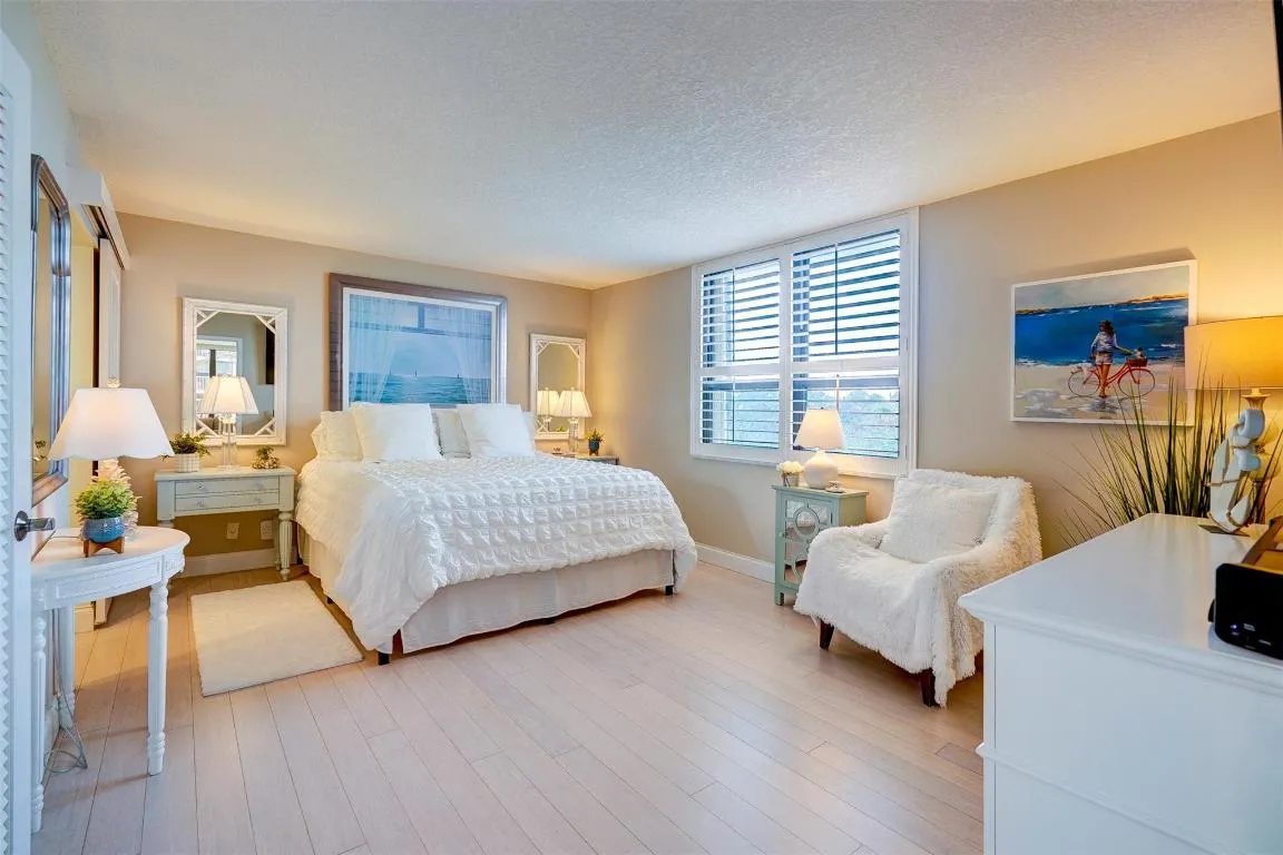 5480 N Ocean,B2A12