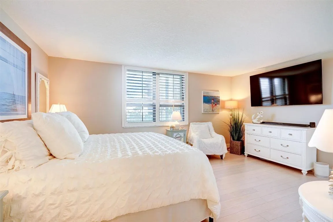 5480 N Ocean,B2A14
