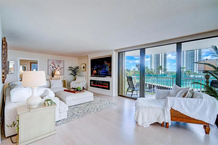 5480 N Ocean,B2A9