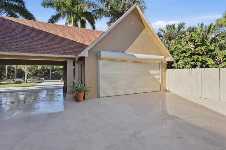 Separate Garage