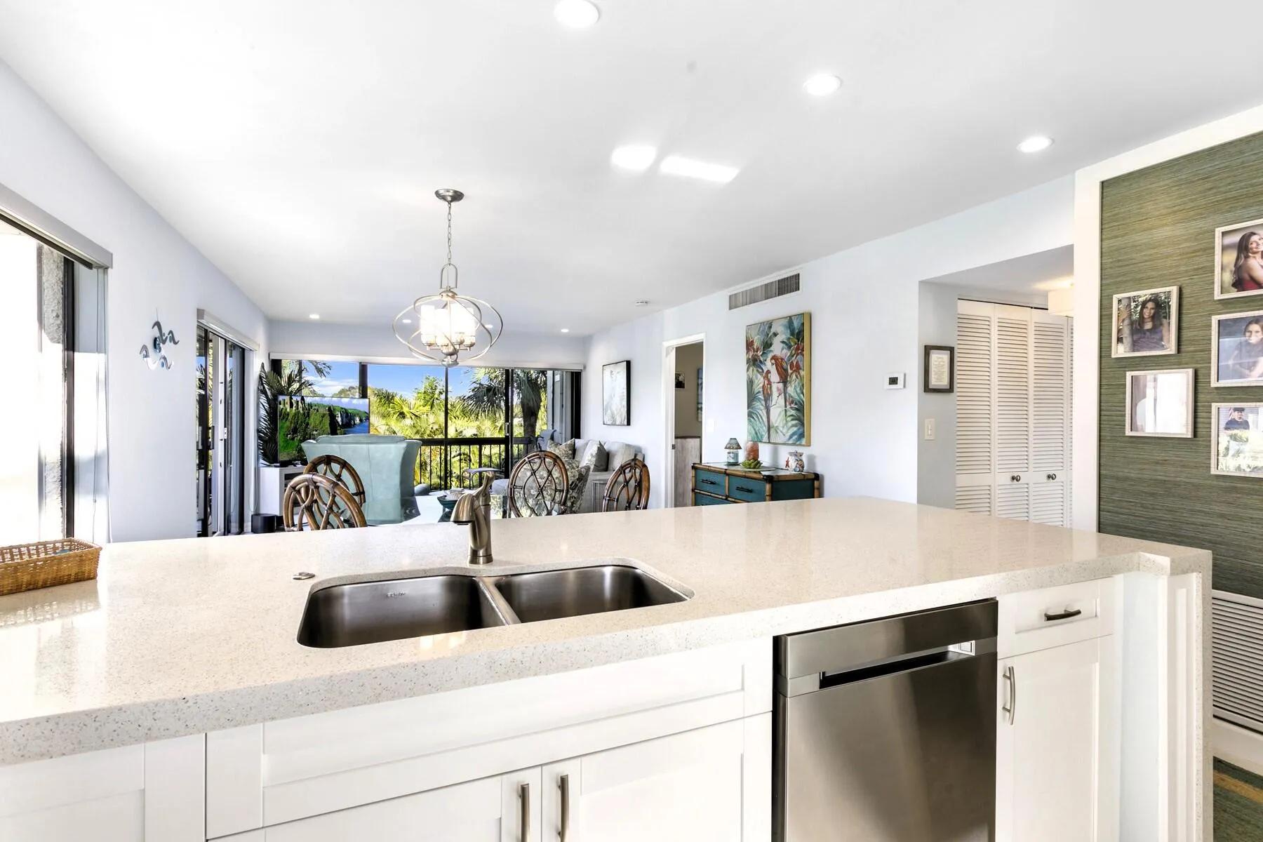 KITCHEN LIVING ROOM