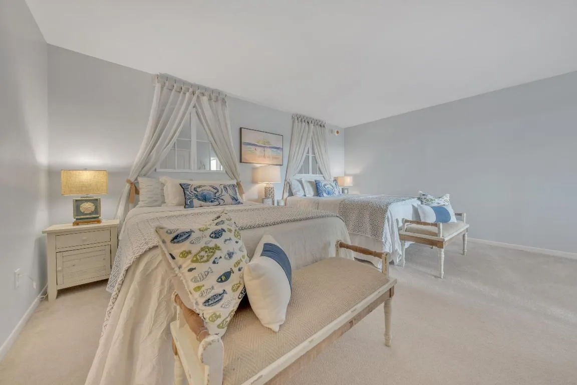 Master Bedroom with two Queens and sitti