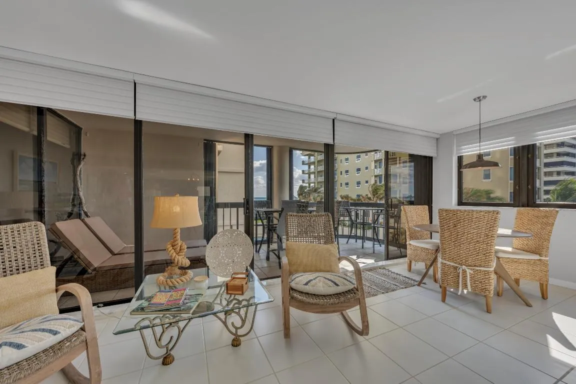 Living room sitting area with balcony vi