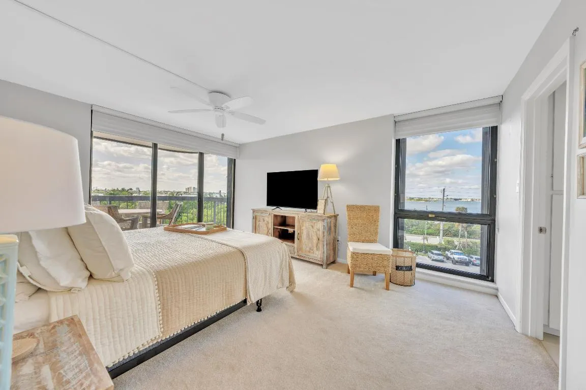 Another Master with Intracoastal Views 4