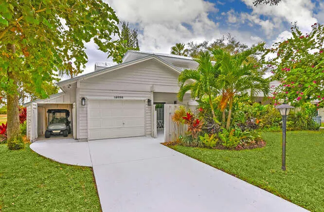 12698 SE Cascades Ct Hobe-small-002-095-