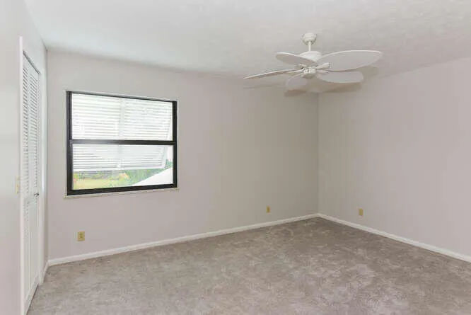 12698 SE Cascades Ct Hobe-small-028-085-