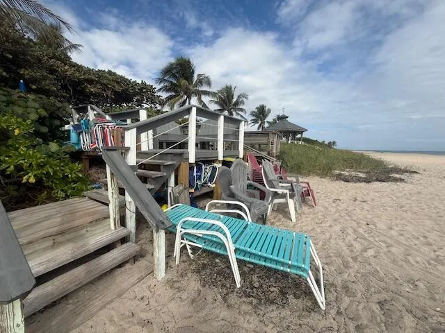 storage under deck for chairs and kayaks
