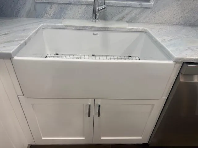 large porcelan sink