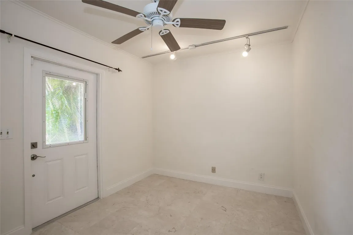 4th bedroom/den/office with closet