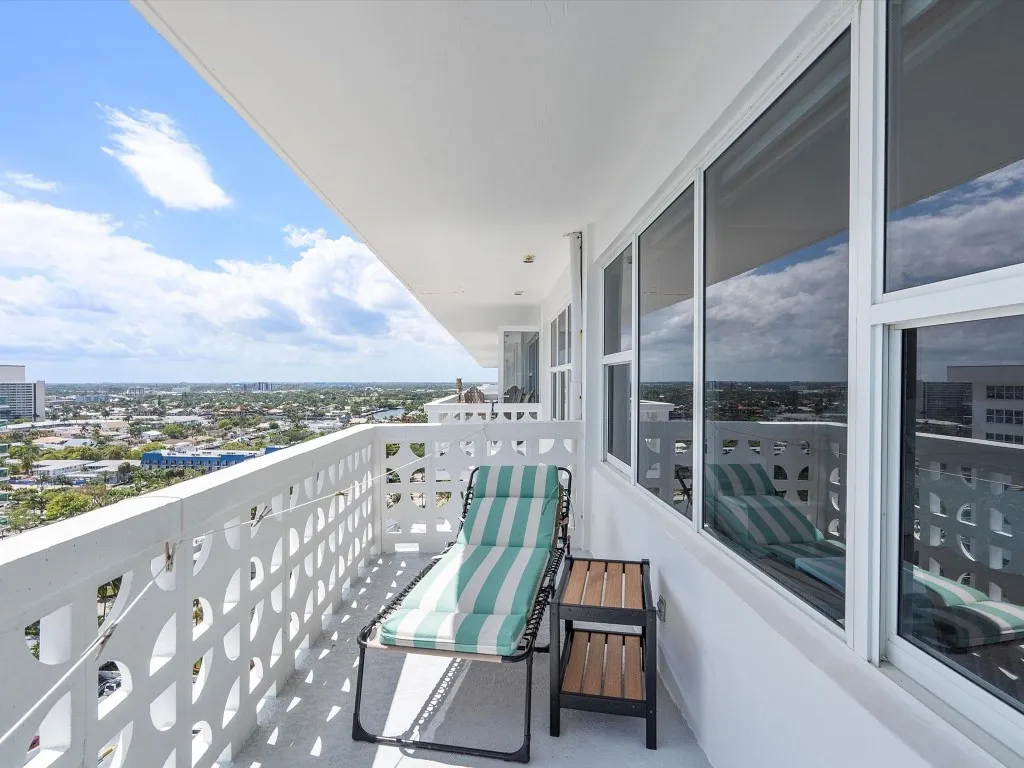 Master Bedrm Balcony
