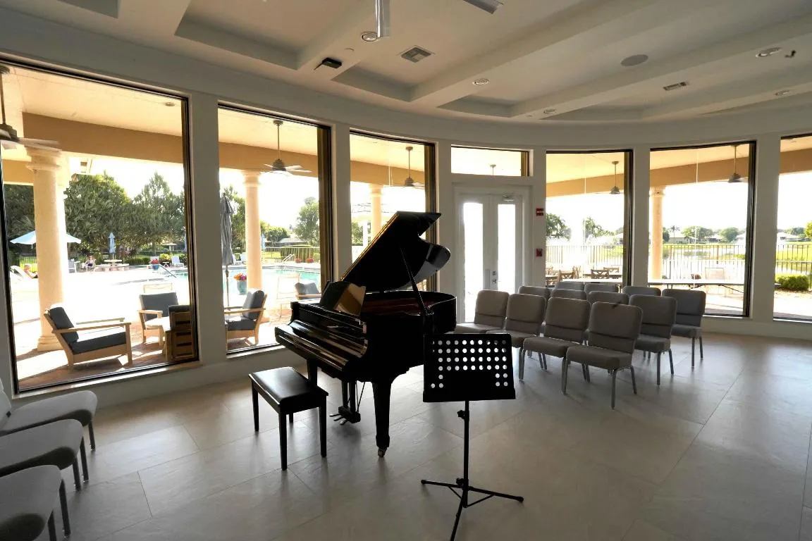 club house 3