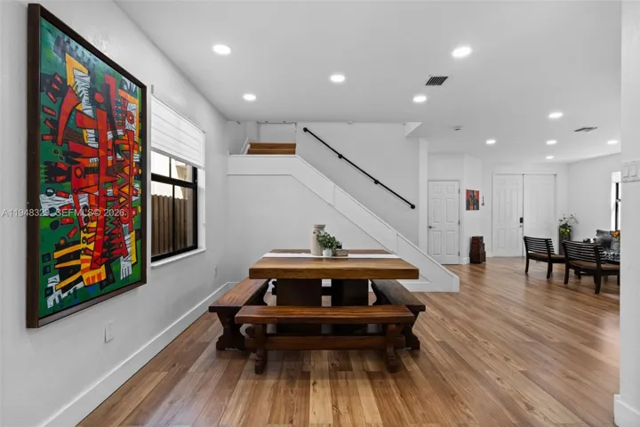 Photo 34